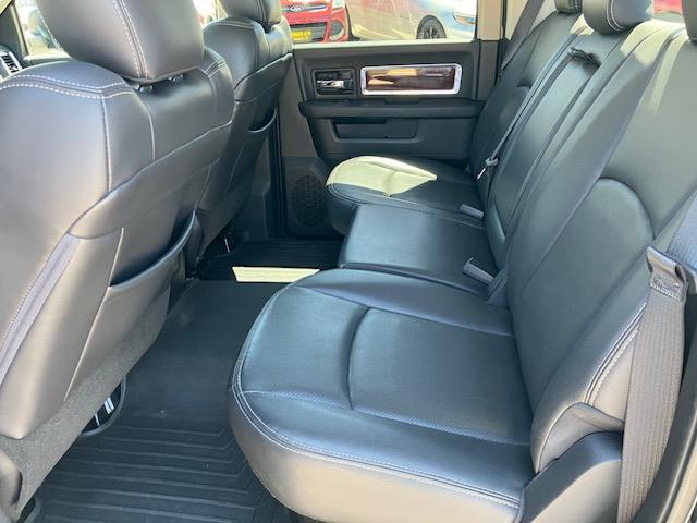 RAM 1500 Laramie Crew Cab 4WD 2012