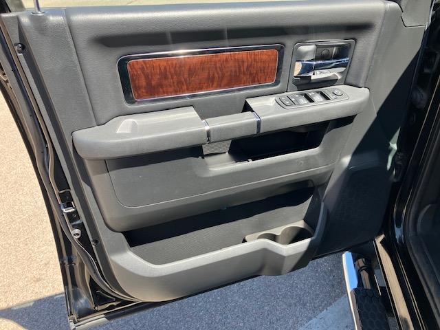 RAM 1500 Laramie Crew Cab 4WD 2012