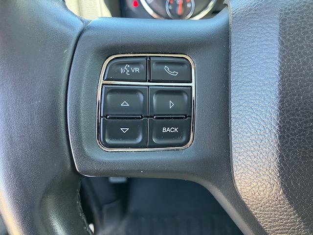 RAM 1500 Laramie Crew Cab 4WD 2012