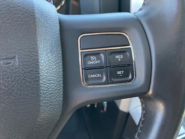 RAM 1500 Laramie Crew Cab 4WD 2012