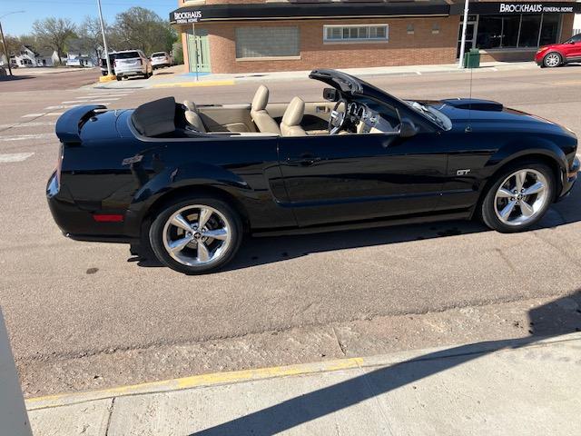 Ford Mustang GT Premium 2D Convertible 2008