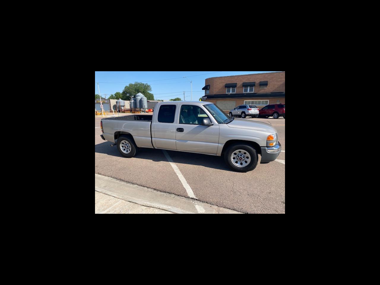 2005 GMC Sierra 2WD Extended Cab 6 1/2-ft Work Truck Pkg's photo