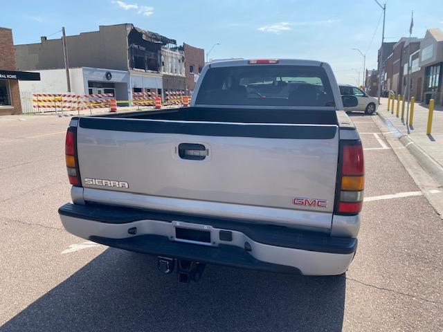 GMC Sierra 1500 Ext. Cab Long Bed 2WD 2005