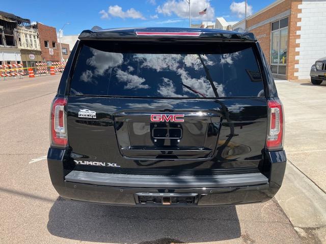 GMC Yukon XL SLE 4WD 2018