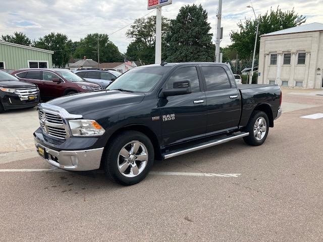 RAM 1500 SLT Crew Cab SWB 4WD 2017