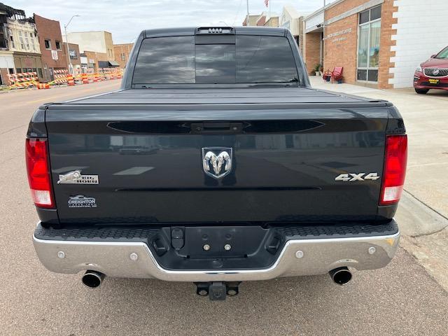 RAM 1500 SLT Crew Cab SWB 4WD 2017