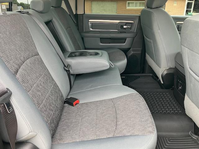RAM 1500 SLT Crew Cab SWB 4WD 2017