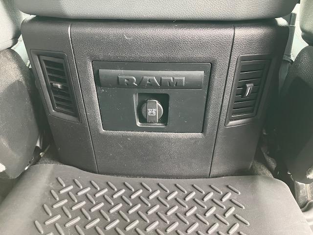 RAM 1500 SLT Crew Cab SWB 4WD 2017