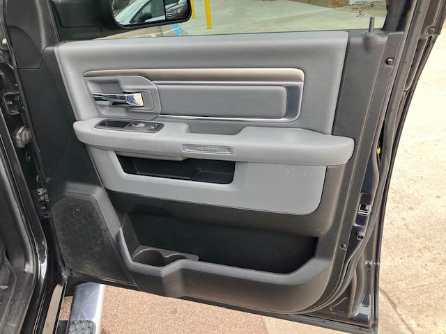 RAM 1500 SLT Crew Cab SWB 4WD 2017