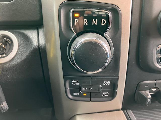 RAM 1500 SLT Crew Cab SWB 4WD 2017