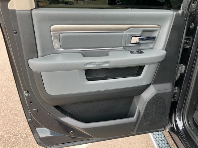 RAM 1500 SLT Crew Cab SWB 4WD 2017
