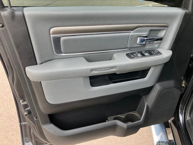 RAM 1500 SLT Crew Cab SWB 4WD 2017