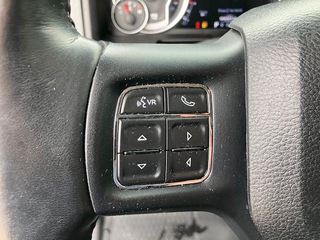 RAM 1500 SLT Crew Cab SWB 4WD 2017