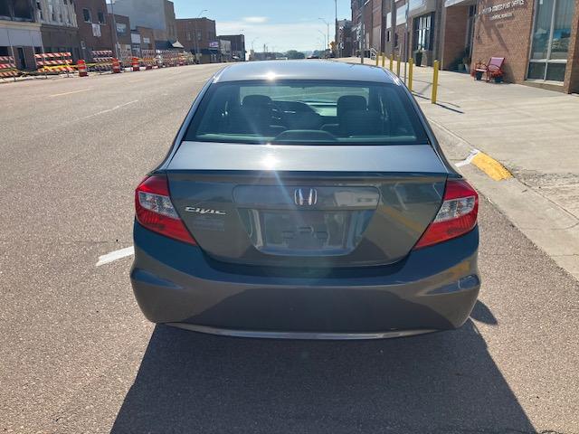 Honda Civic LX Sedan 5-Speed AT 2012