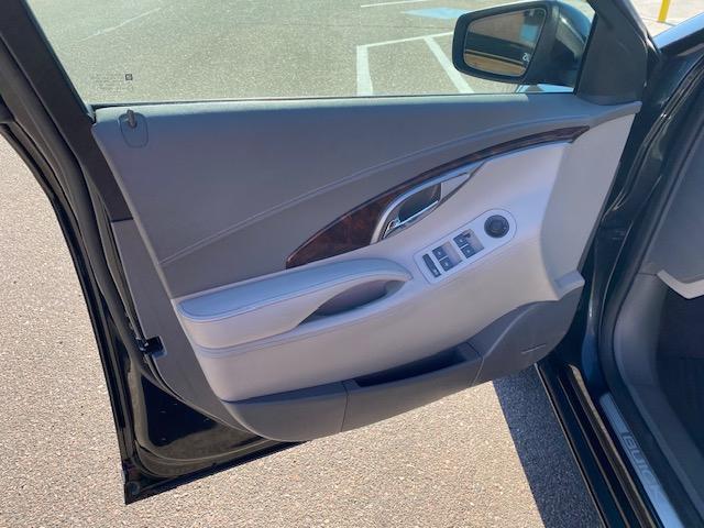 Buick LaCrosse Premium Package 3, w/Leather 2012