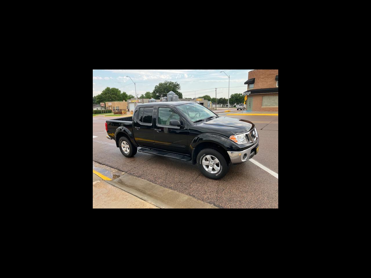 Nissan Frontier LE Crew Cab 4WD 2010