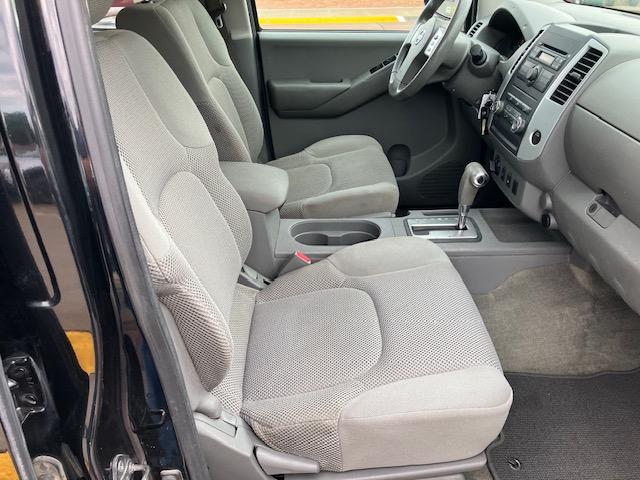 Nissan Frontier LE Crew Cab 4WD 2010