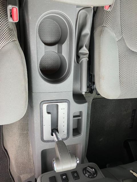Nissan Frontier LE Crew Cab 4WD 2010