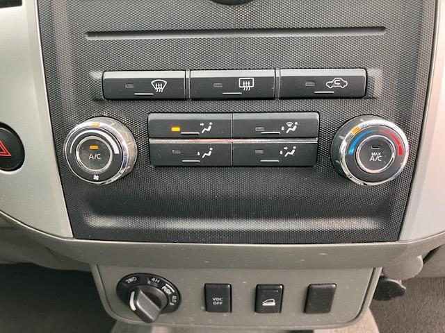 Nissan Frontier LE Crew Cab 4WD 2010
