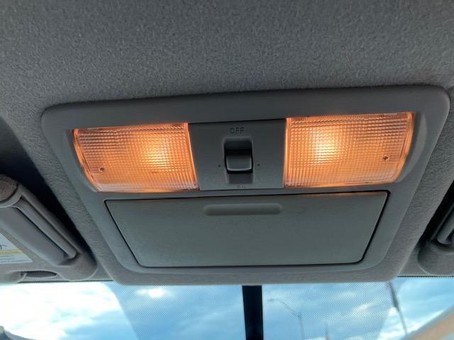 Nissan Frontier LE Crew Cab 4WD 2010