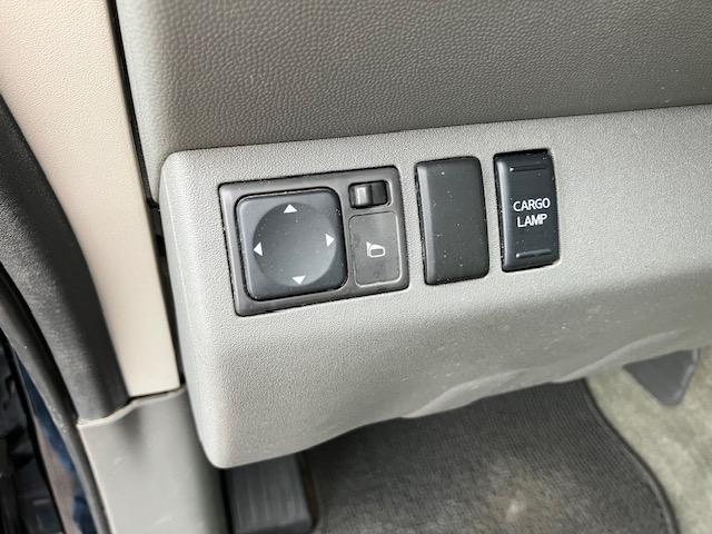Nissan Frontier LE Crew Cab 4WD 2010