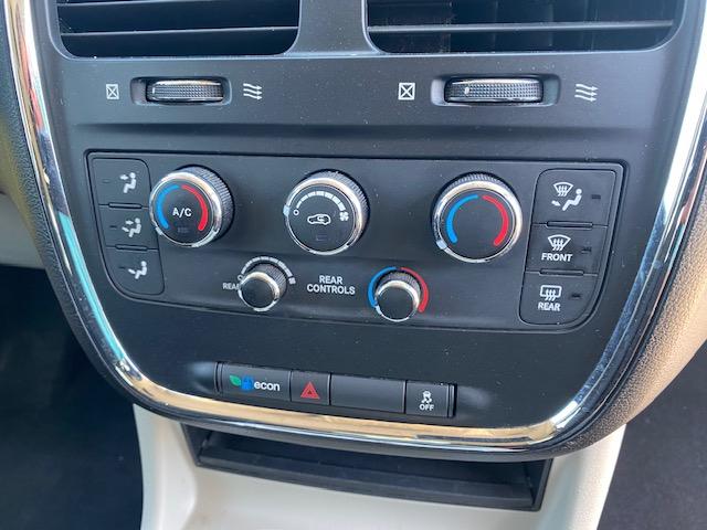 Dodge Grand Caravan SXT 2012