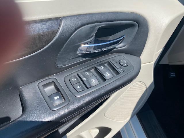 Dodge Grand Caravan SXT 2012