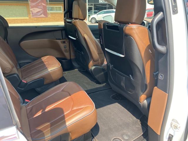 Chrysler Pacifica Limited 2017