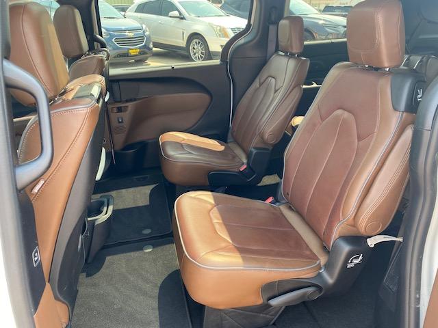 Chrysler Pacifica Limited 2017