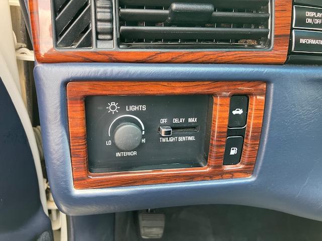 Cadillac DeVille Sedan 1994