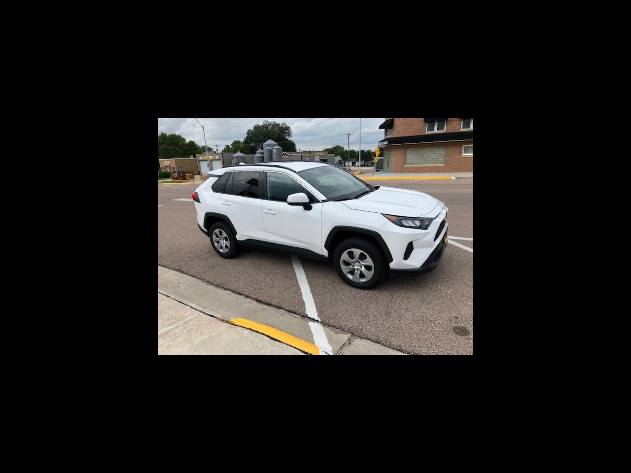 Toyota RAV4 LE AWD 2021