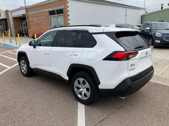 Toyota RAV4 LE AWD 2021