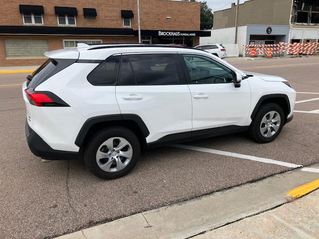 Toyota RAV4 LE AWD 2021