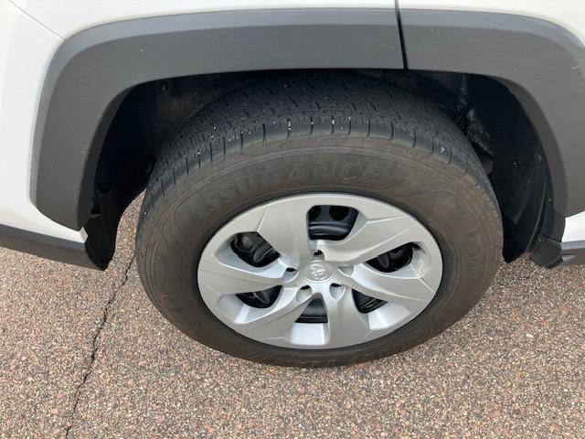 Toyota RAV4 LE AWD 2021