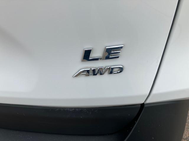 Toyota RAV4 LE AWD 2021