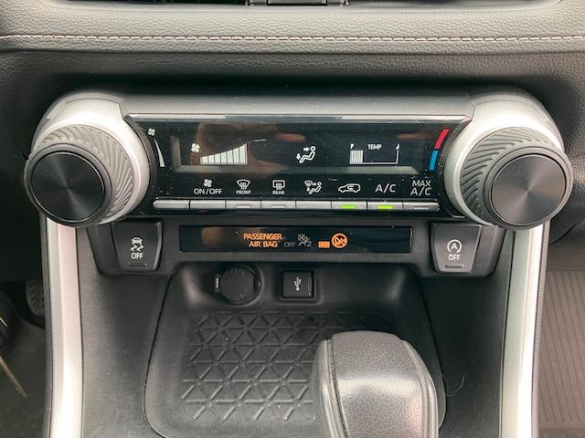 Toyota RAV4 LE AWD 2021