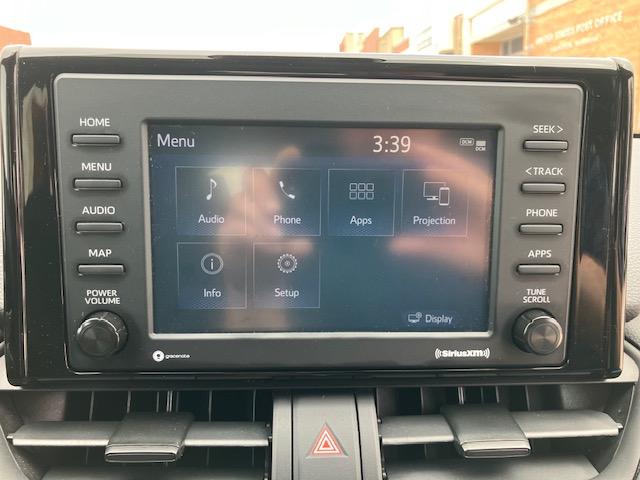 Toyota RAV4 LE AWD 2021