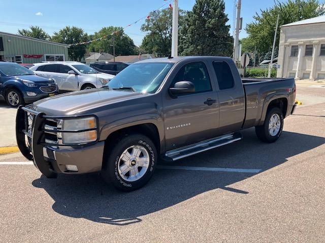 Chevrolet Silverado 1500 Work Truck Ext. Cab Std. Box 4WD 2008