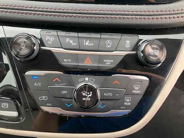 Chrysler Pacifica Limited 2018