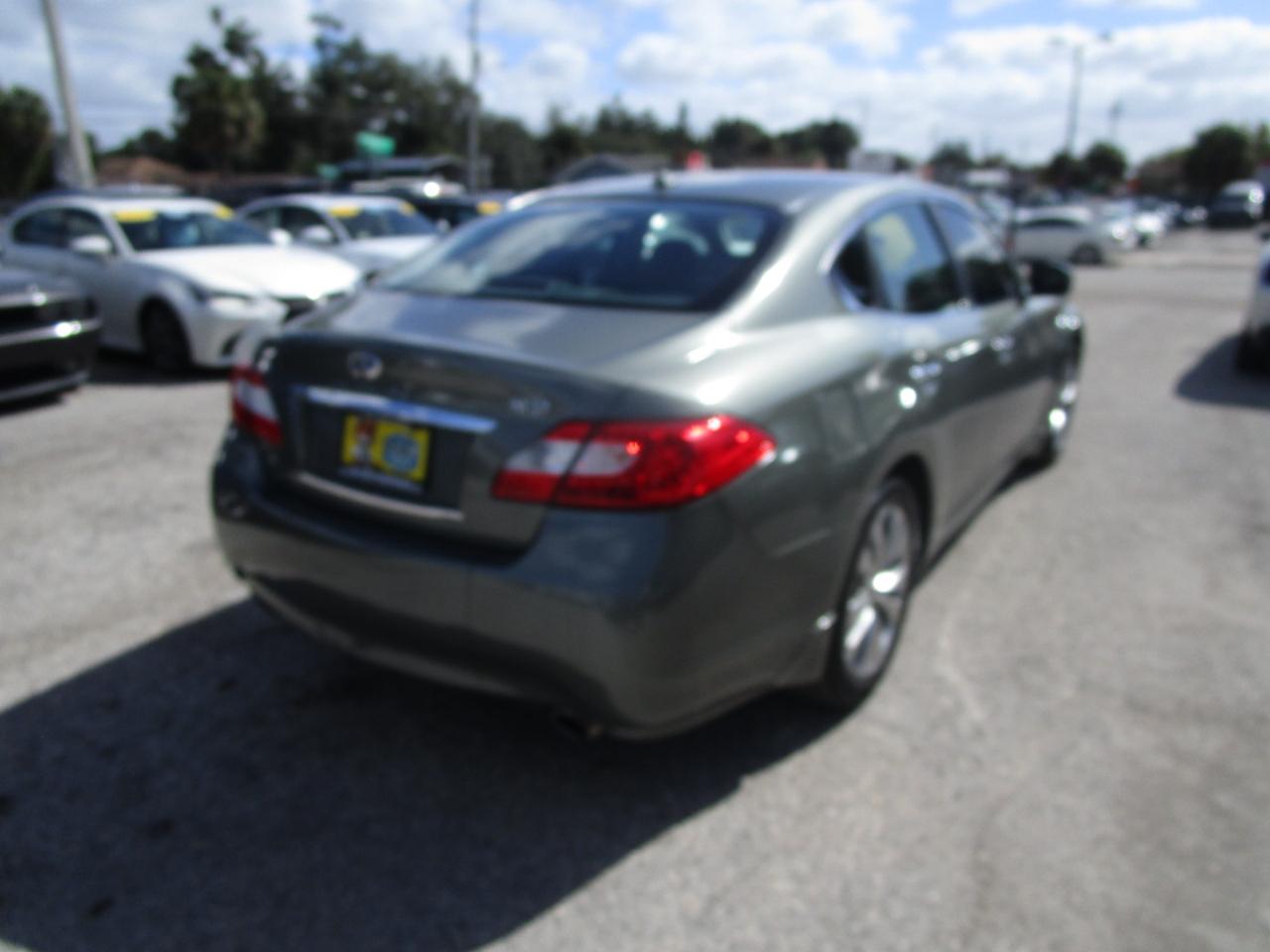 Infiniti M 37 2012