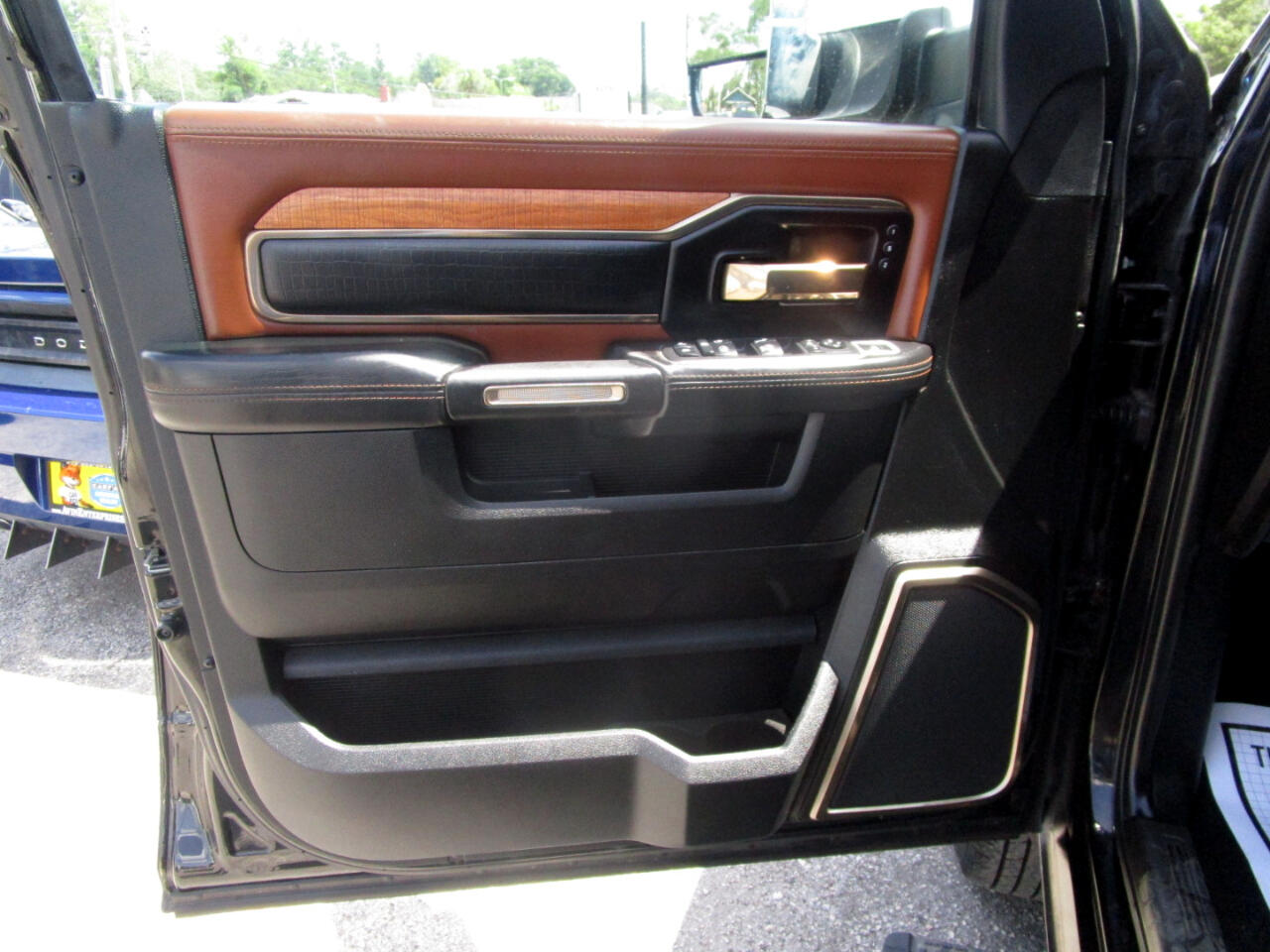 RAM 3500 Longhorn Crew Cab LWB 4WD DRW 2021 RAM 3500 Longhorn Crew Cab LWB 4WD DRW 2021