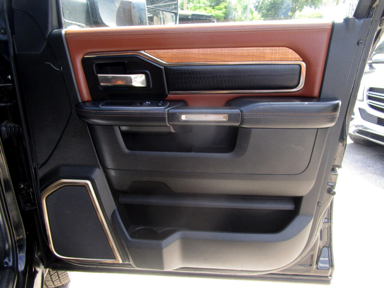 RAM 3500 Longhorn Crew Cab LWB 4WD DRW 2021 RAM 3500 Longhorn Crew Cab LWB 4WD DRW 2021