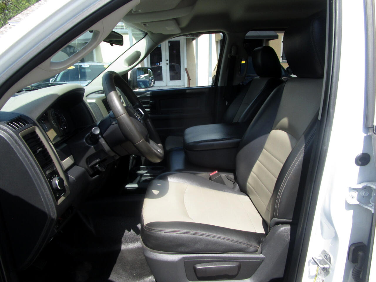 RAM 3500 Laramie Crew Cab LWB 2WD DRW 2010 RAM 3500 Laramie Crew Cab LWB 2WD DRW 2010