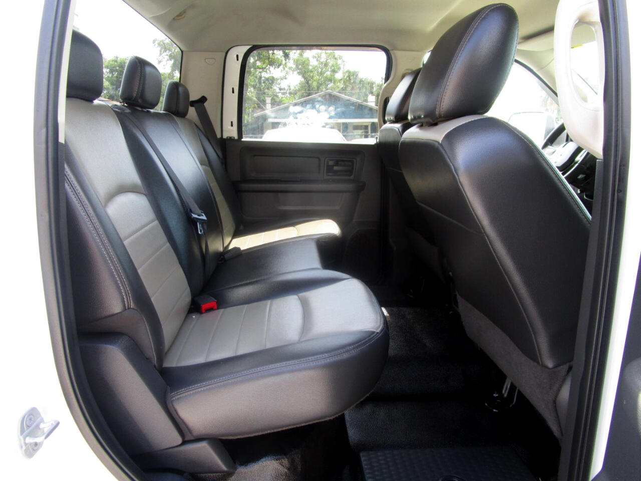 RAM 3500 Laramie Crew Cab LWB 2WD DRW 2010 RAM 3500 Laramie Crew Cab LWB 2WD DRW 2010