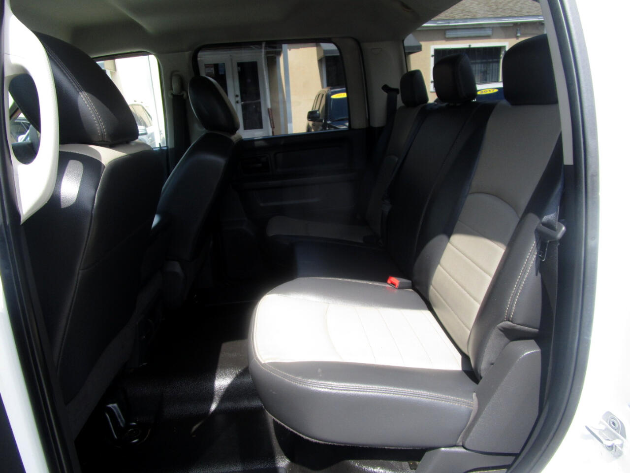 RAM 3500 Laramie Crew Cab LWB 2WD DRW 2010 RAM 3500 Laramie Crew Cab LWB 2WD DRW 2010