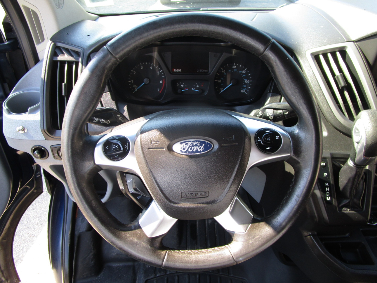 Ford Transit 350 Wagon Med. Roof XL w/Sliding Pass. 148-in. WB 2017 Ford Transit 350 Wagon Med. Roof XL w/Sliding Pass. 148-in. WB 2017