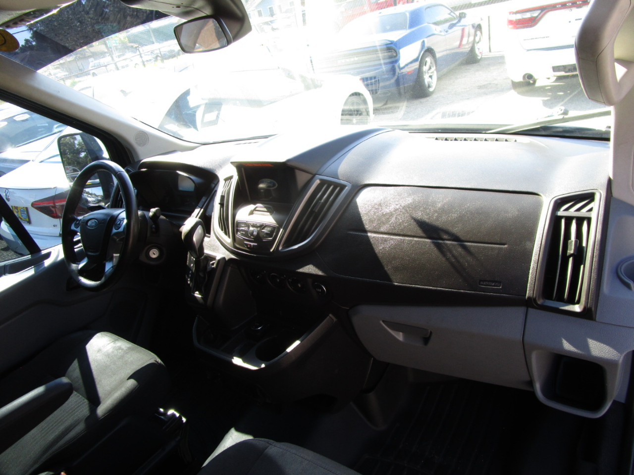 Ford Transit 350 Wagon Med. Roof XL w/Sliding Pass. 148-in. WB 2017 Ford Transit 350 Wagon Med. Roof XL w/Sliding Pass. 148-in. WB 2017