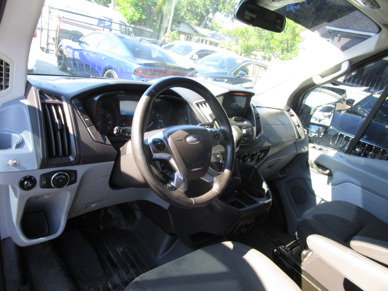 Ford Transit 350 Wagon Med. Roof XL w/Sliding Pass. 148-in. WB 2017 Ford Transit 350 Wagon Med. Roof XL w/Sliding Pass. 148-in. WB 2017