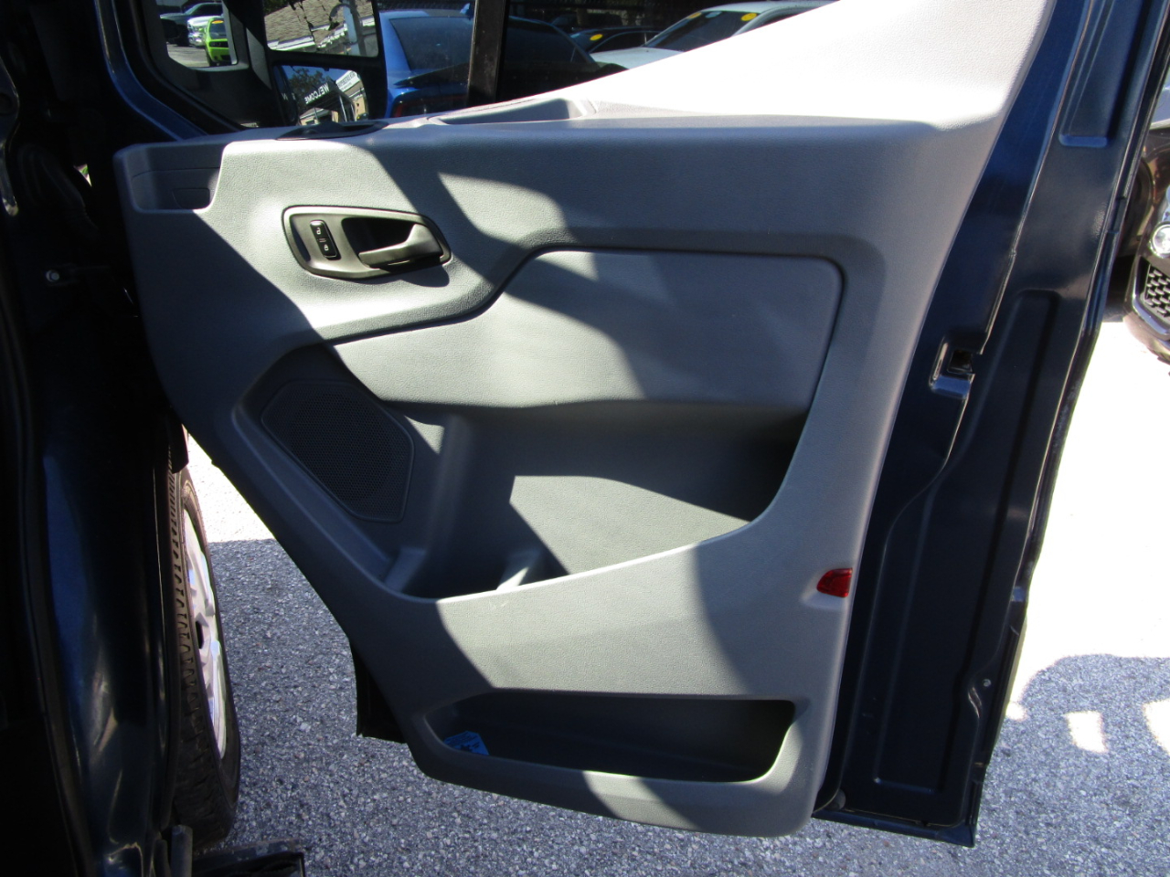 Ford Transit 350 Wagon Med. Roof XL w/Sliding Pass. 148-in. WB 2017 Ford Transit 350 Wagon Med. Roof XL w/Sliding Pass. 148-in. WB 2017