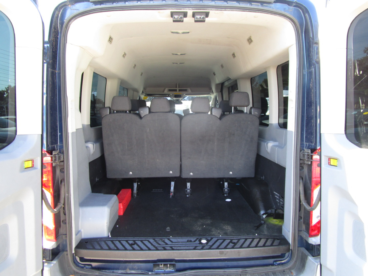 Ford Transit 350 Wagon Med. Roof XL w/Sliding Pass. 148-in. WB 2017 Ford Transit 350 Wagon Med. Roof XL w/Sliding Pass. 148-in. WB 2017